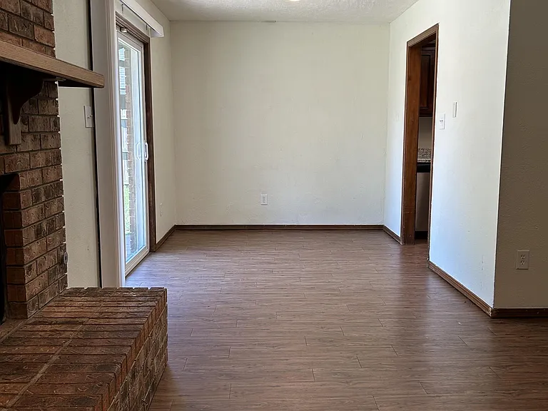 214 Falcon Ct — Photo 6