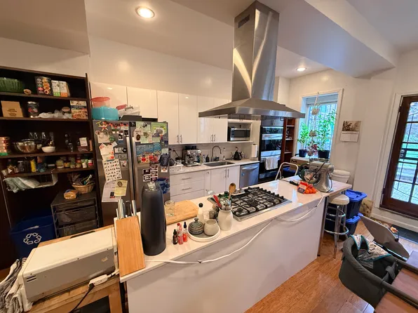 1360 Prospect Place image 13 of 18