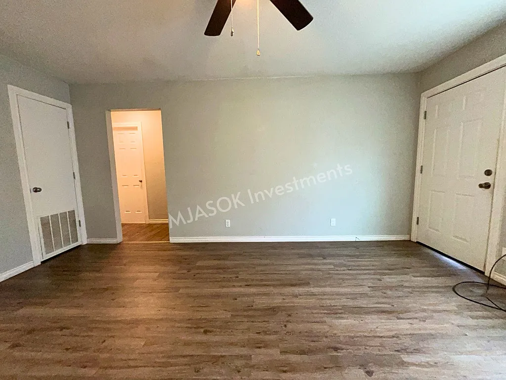 3 bed, 2.0 bath, 1128 sqft, $925 — Photo 4