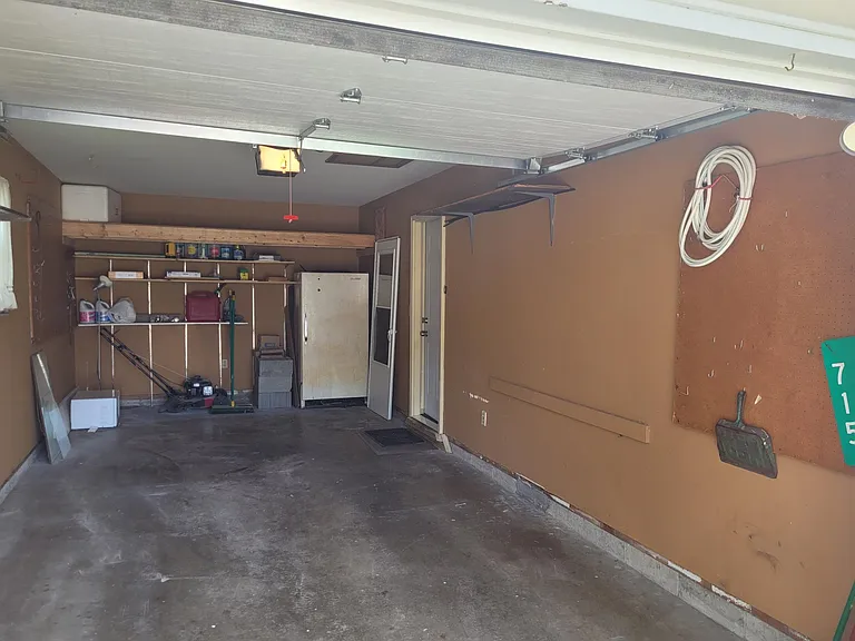 715 S Hickory Dr — Photo 12