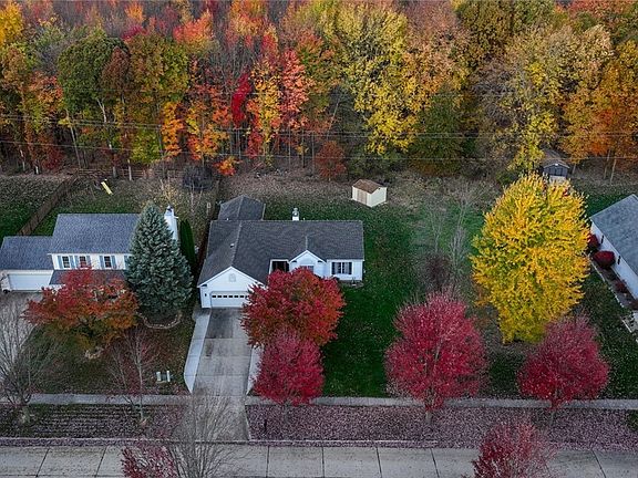 3rd image of 955 Norwegian Wood Dr