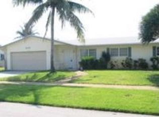 320 Edgewood Dr, Coconut Creek, FL 33066