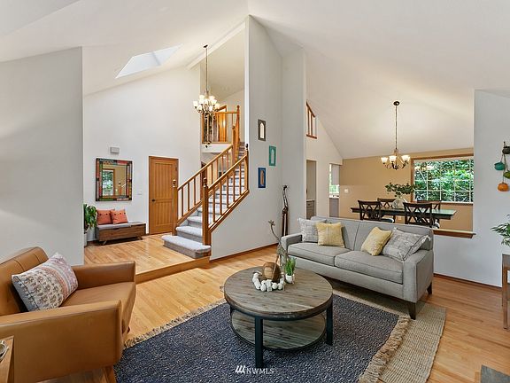 3rd image of 22904 NE 12th Pl
