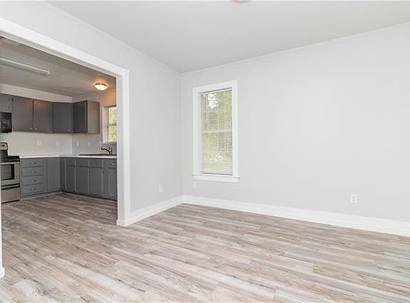 4th image of 59421 Pineridge Rd