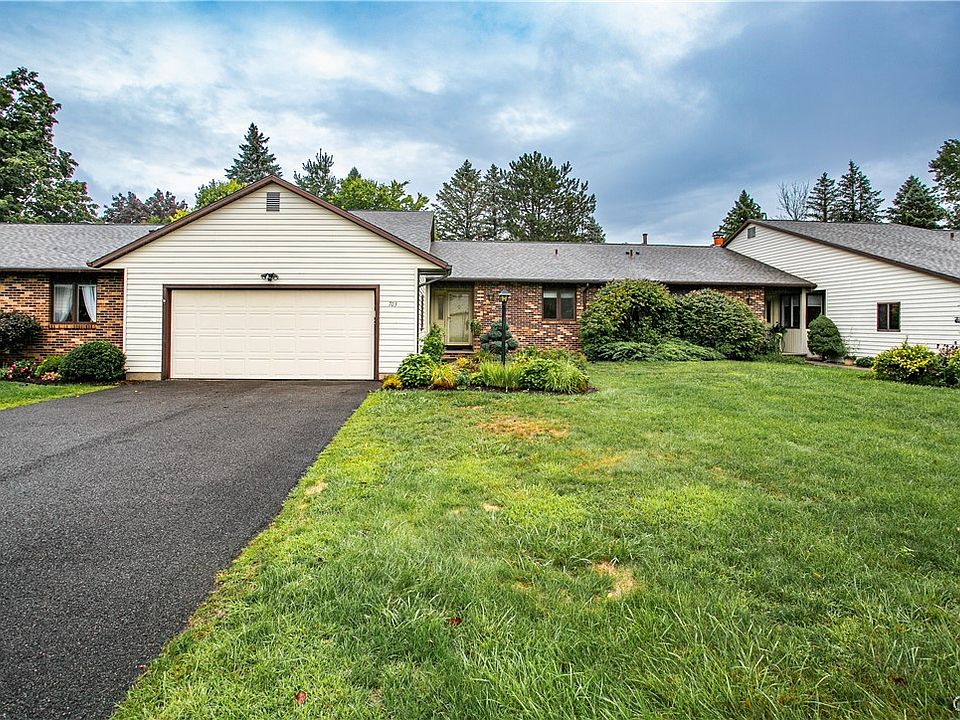 703 Kimry Moor, Fayetteville, NY 13066 Zillow