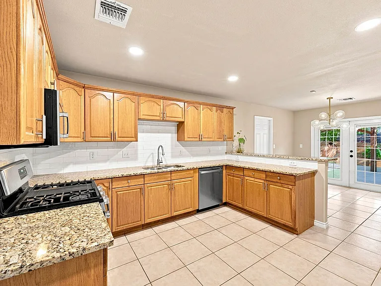 11707 Jarvis Dr — Photo 13