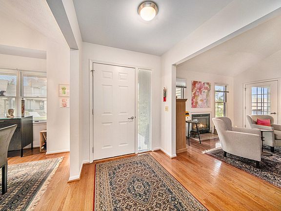 4th image of 526 Galen Cir