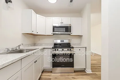 1102 Campbell St Photo 1