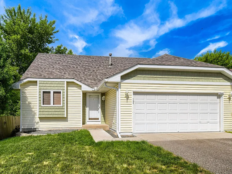 13161 Fordham Ct — Photo 2