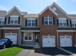 104 Mainland Square Dr, Harleysville, PA 19438