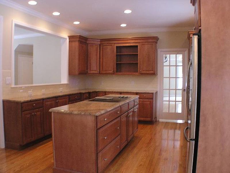 4th image of 844 GREENTHORNE Boulevard