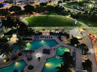 253 NE 2nd St APT 2009, Miami, FL 33132