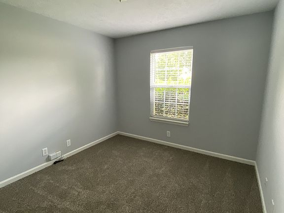 4th image of 1734 Saint Andrews Dr