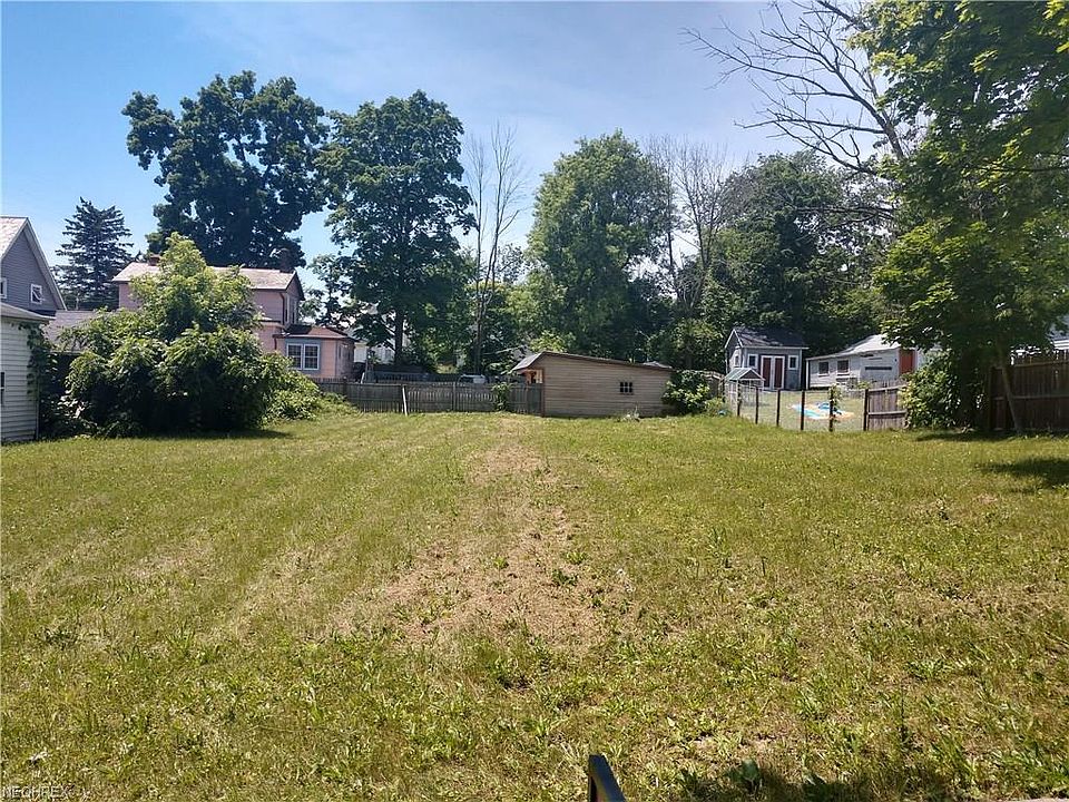 1st image of 247 S Elmwood Ave
