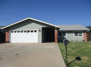 543 Fairview Dr, Lemoore, CA 93245