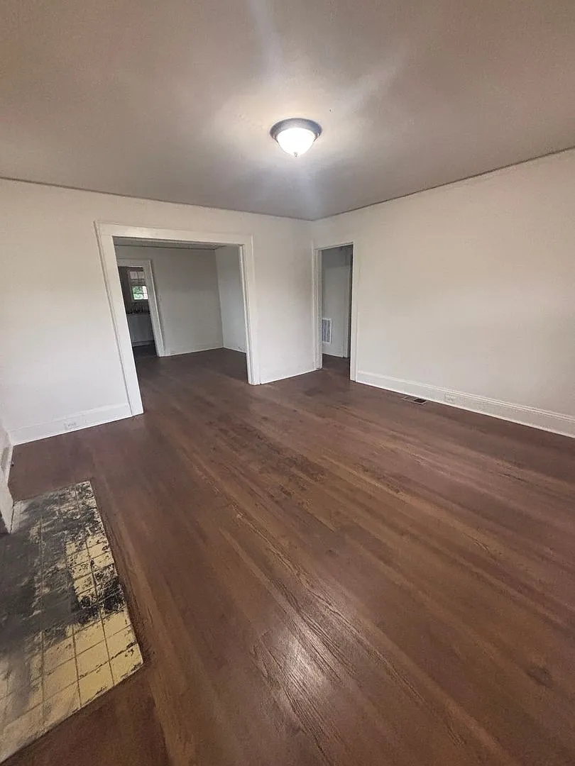 Discover this three-bedroom, one-bath single-family home in East Charlotte -$500 off the first fu... — Photo 4
