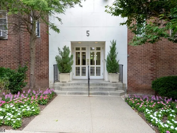 5 Roosevelt Pl #2B, Montclair Twp., NJ 07042