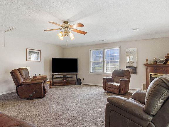 3rd image of 4121 Shepard Rd