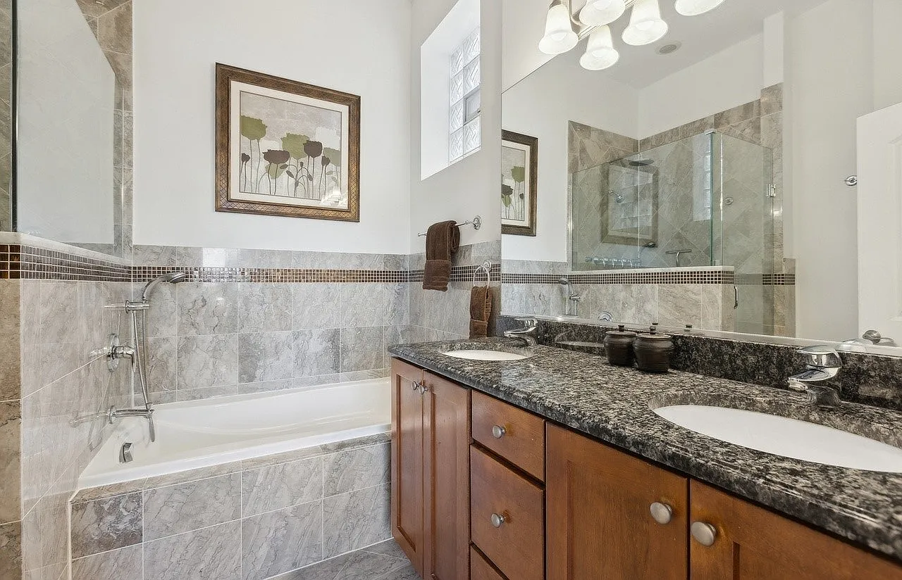 2428 West Cortez Street — Photo 4