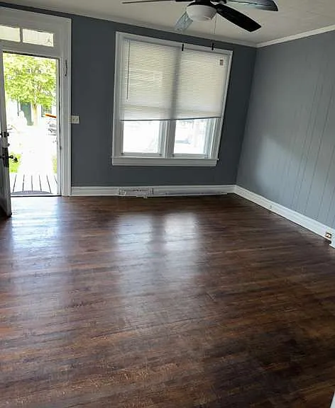 411 N Mulberry St — Photo 3
