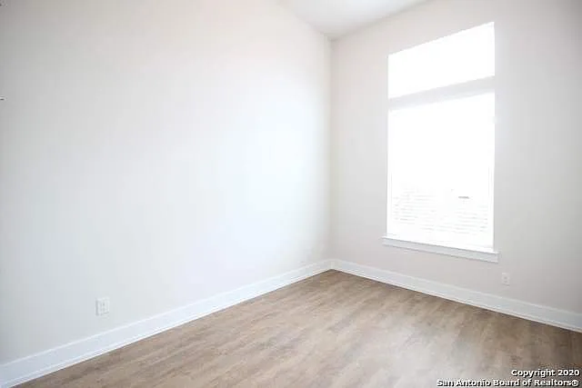 250 Topaz — Photo 15