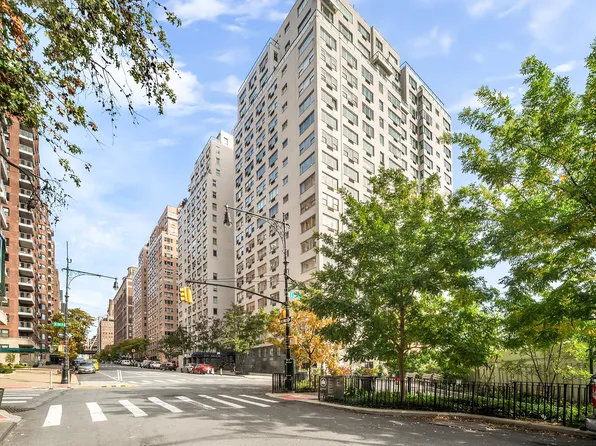 45 Sutton Place image 11 of 11