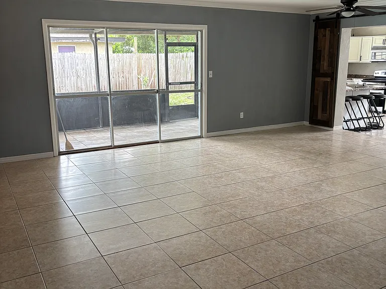 1147 Barbara Dr — Photo 7