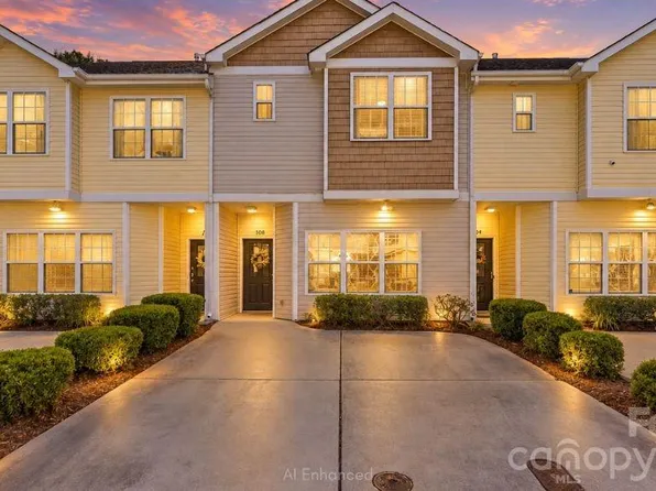 108 Saint Vincent Pl, Mount Holly, NC 28120