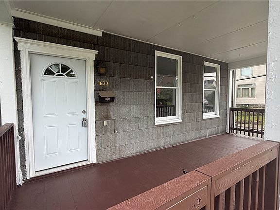 4th image of 1633 Leishman Ave