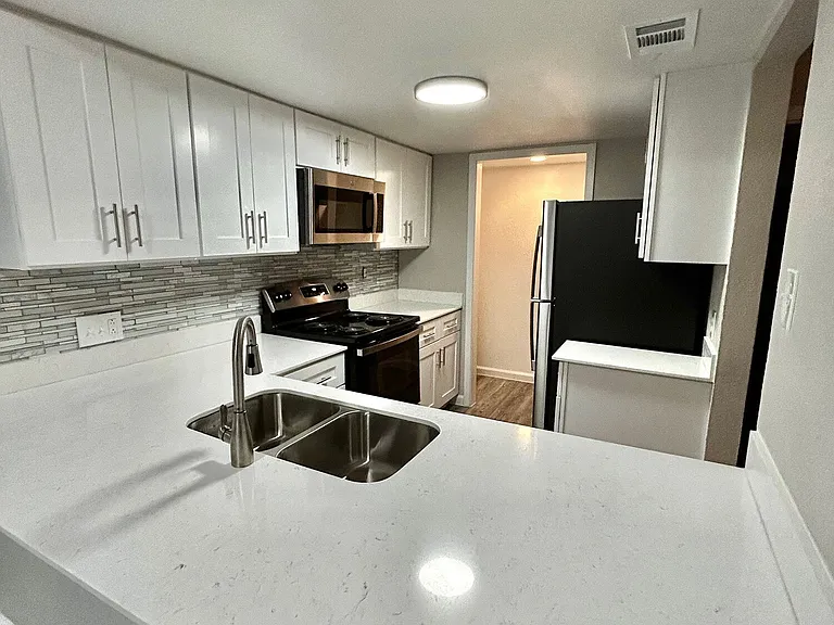 Athens Townhomes — Photo 76