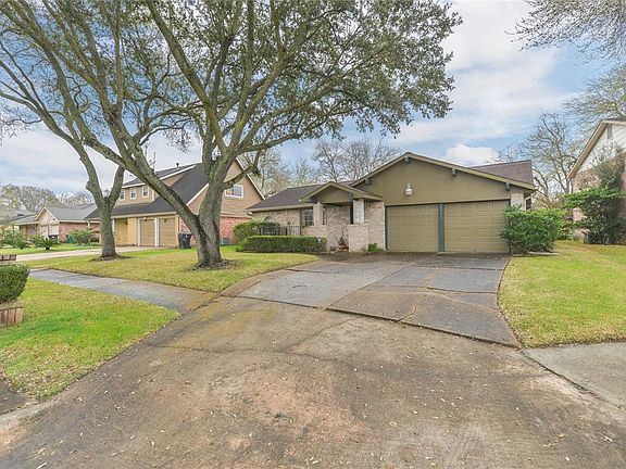2nd image of 6915 Indian Falls Dr