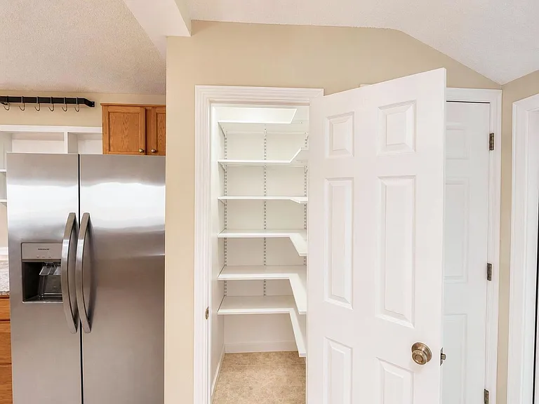 3703 Mount Vernon Ave — Photo 12
