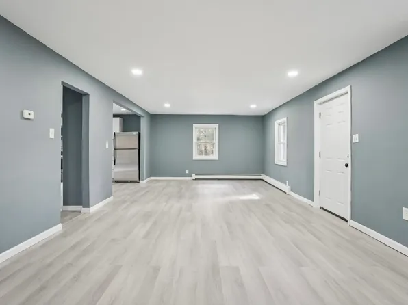 960 Carmel Rd, Millville, NJ 08332