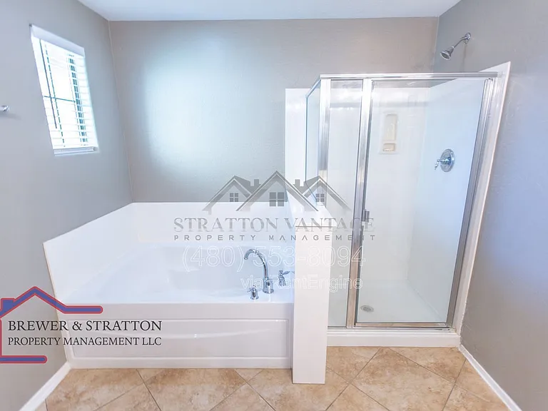 5816 W Gwen St — Photo 32