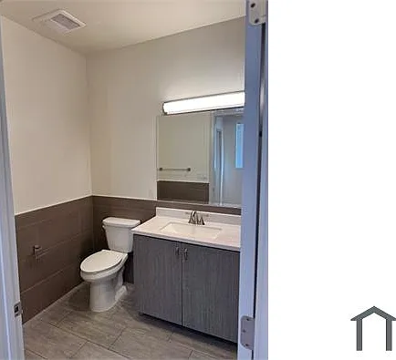 953 N Normandie Ave #1B — Photo 8