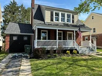 224 E Irvin Ave