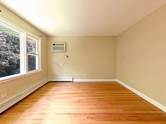 3rd image of 1018 S 11th Ave #2