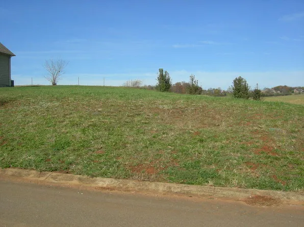 1212 Lori Ellen Ct, Sevierville, TN 37876