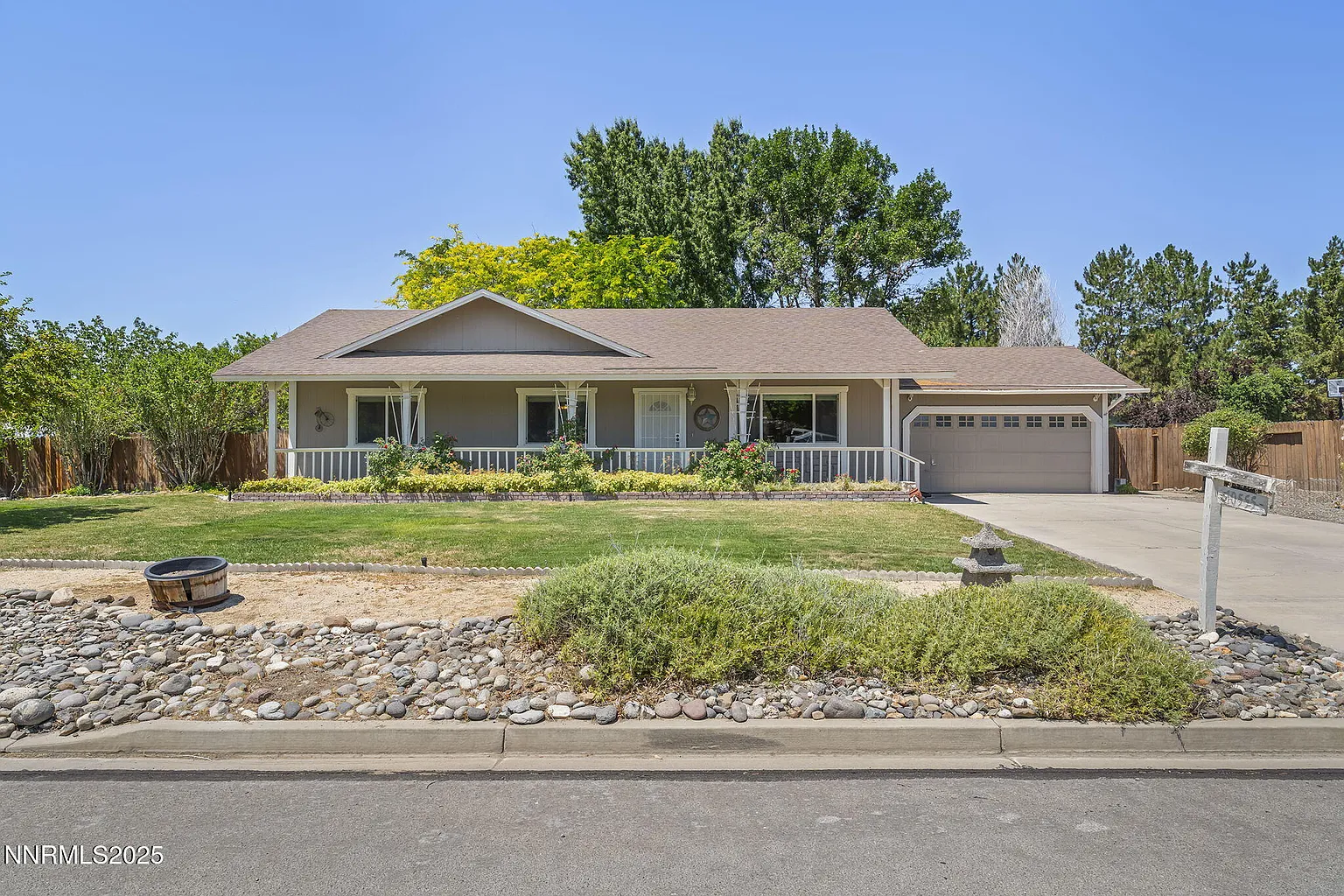 10555 Palm Desert Dr photo 1