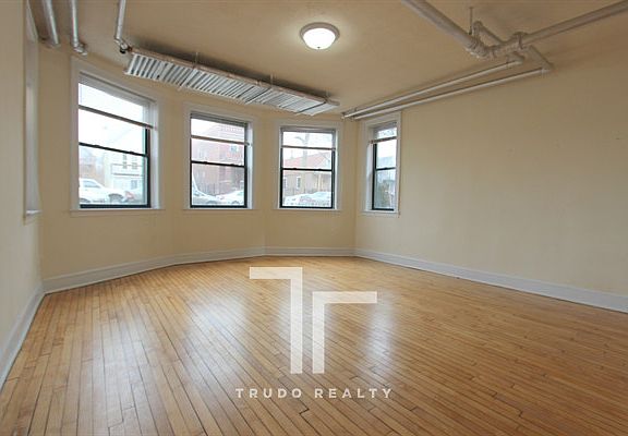 2nd image of 2330 N Spaulding Ave #2330G