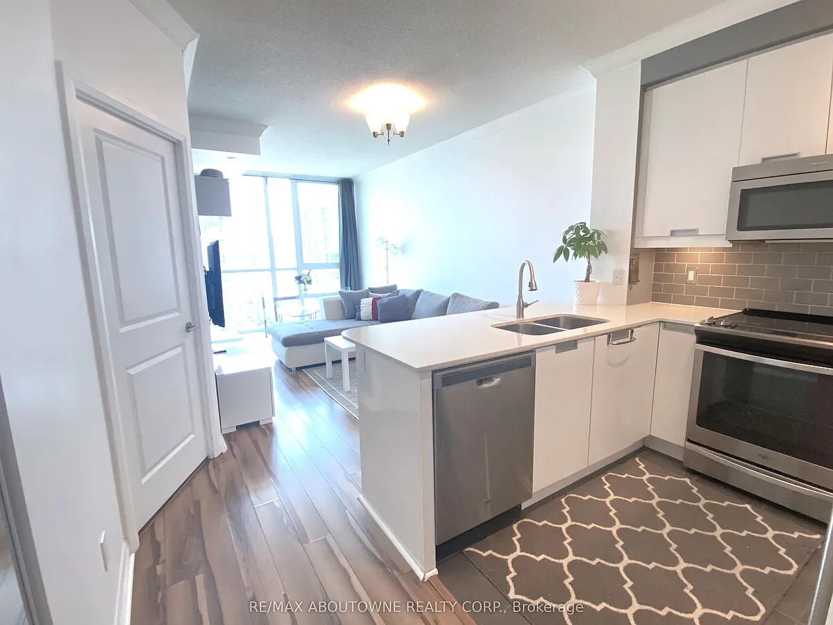 Building Photo - 75 Eglinton Ave W #1503