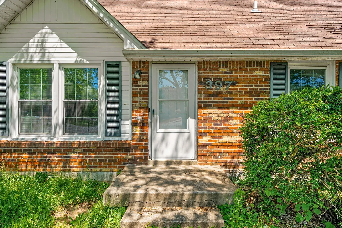 Building Photo - 397 Elaine Dr
