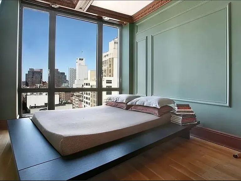 310 W 52nd St #10D — Photo 3