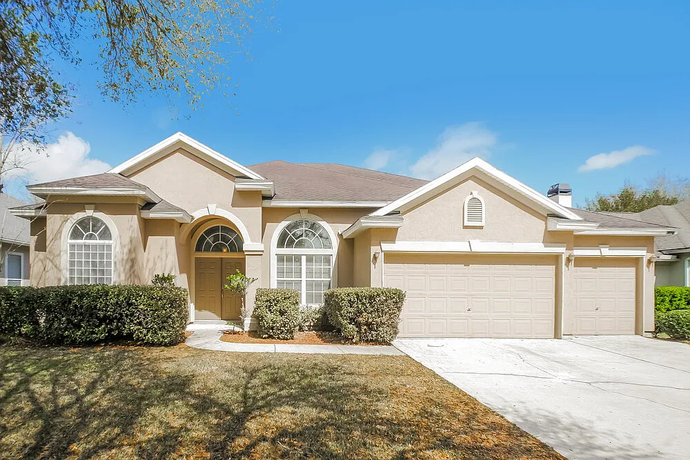4 bed, 3.0 bath, 2479 sqft, $2,985 — Photo 1