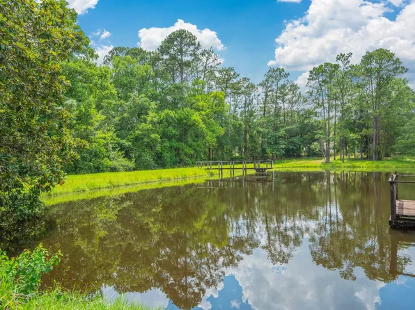 2226 James Lee Blvd, Crestview, FL 32536