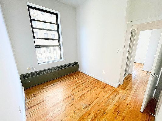 5th image of 256 W 108th St APT 6E