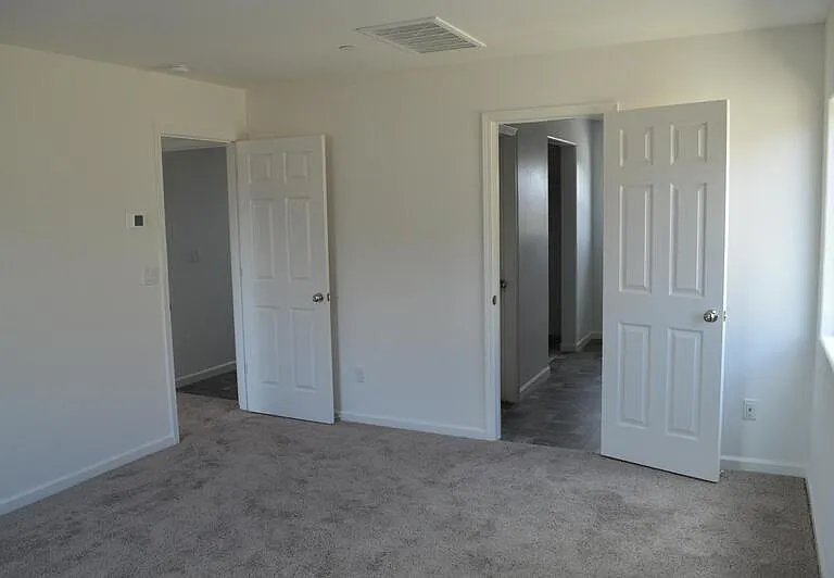 61 Medieval St — Photo 19