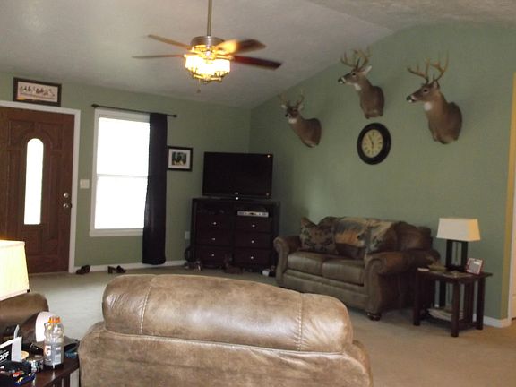 4th image of 8 Brady Ln