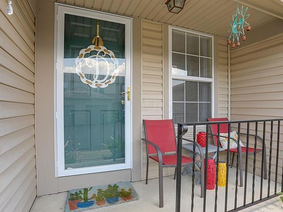 4th image of 5694 Apricot Ln