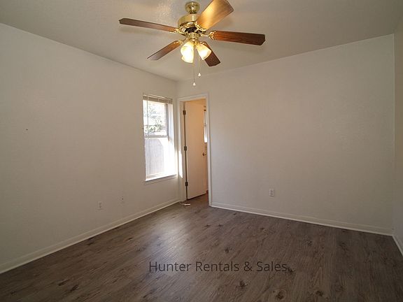 3rd image of 921A Rosewood Dr